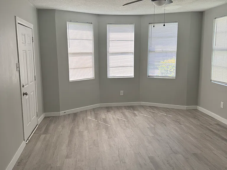 2332 Albert St #A — Photo 2