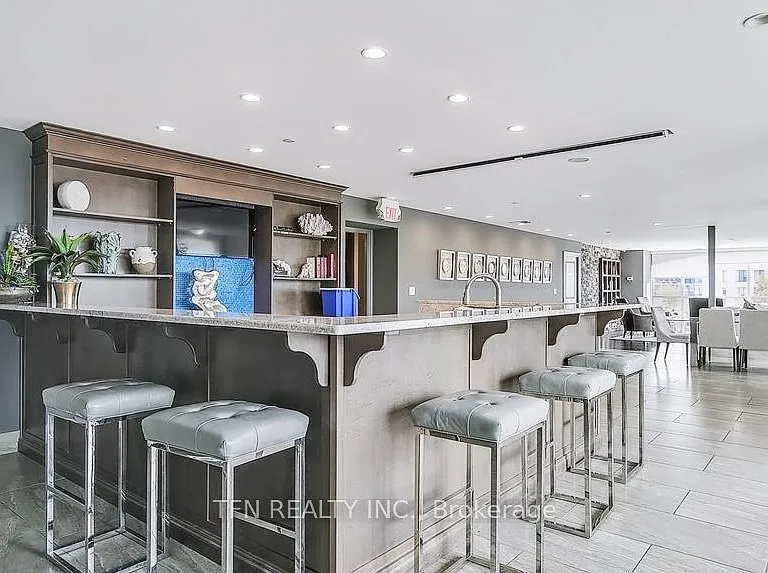 160 Macdonell St #1508 — Photo 35
