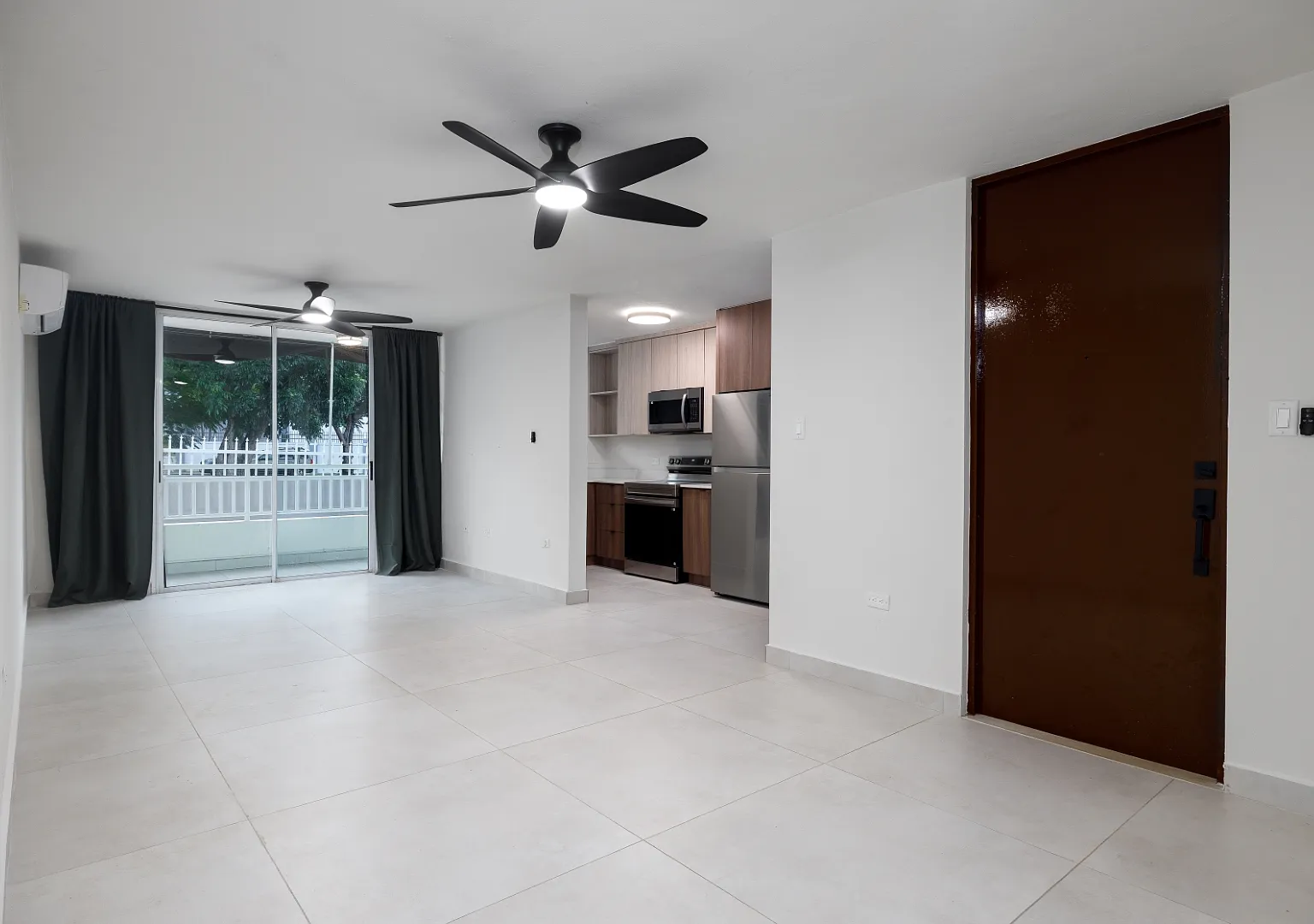 3 bed, 1200 sqft, $2,300 — Photo 1