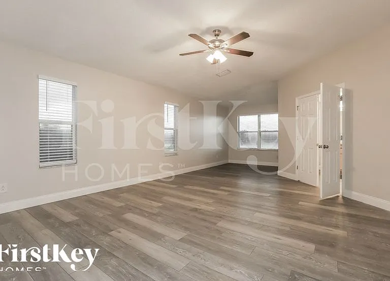 8109 Orange Spring Dr — Photo 7