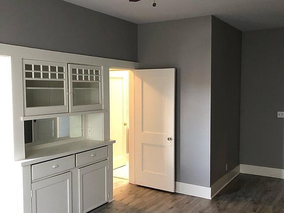 2nd image of 321 Diamond St #4