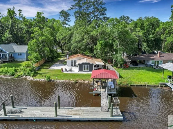 243 E 1st Street, Midway, GA 31320