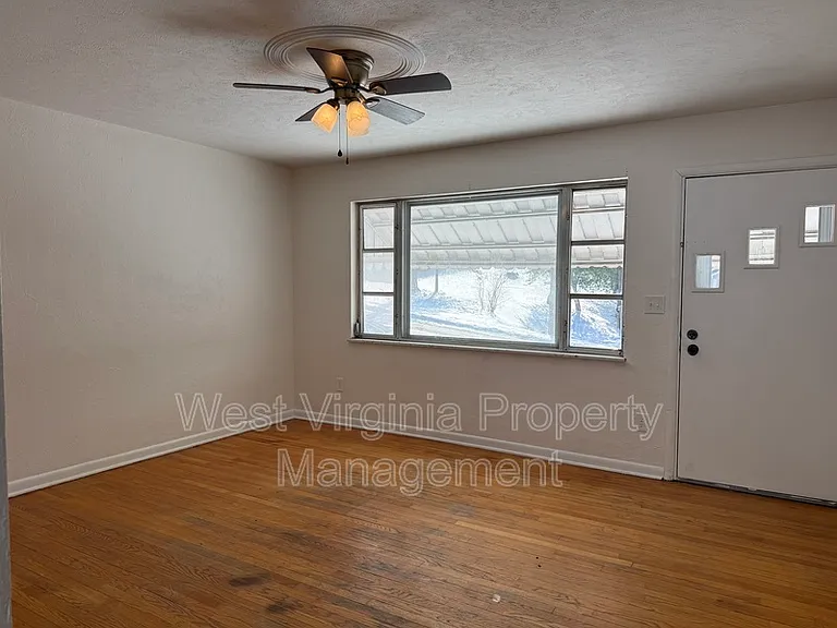 309 E Prince St — Photo 2