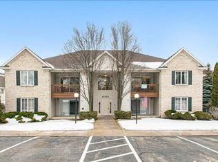 12233 S Crystal Waters Dr UNIT 8, Holland, MI 49424