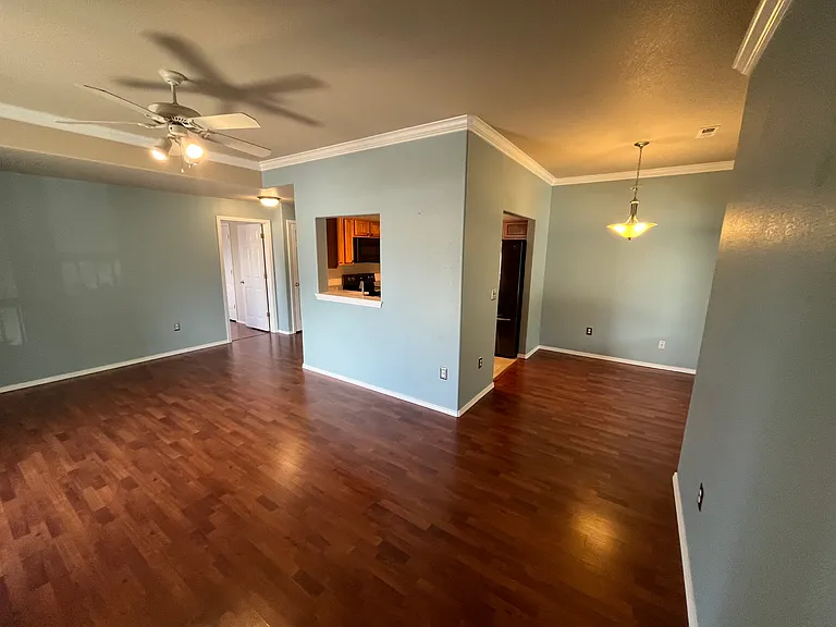 3040 Mandalay Grv #6 — Photo 9