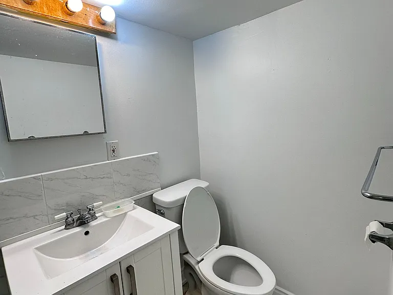 50 Marbury Cres #LOWER — Photo 22