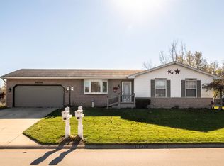 10590 Brookston Dr E, Osceola, IN 46561