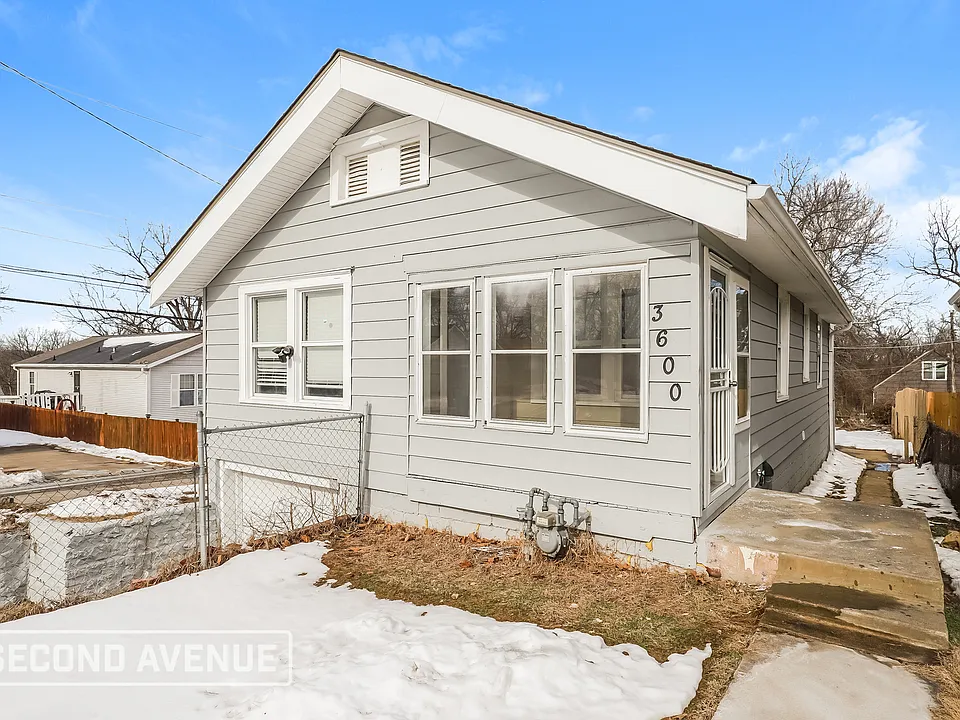 3600 E 57th St
