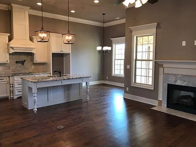 242 Lydia Dr — Photo 4