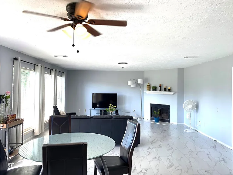 23126 Waterlake Dr — Photo 3