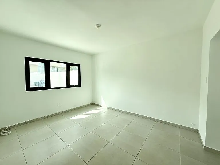 Urb Garden Court F6 Calle Francia — Photo 8