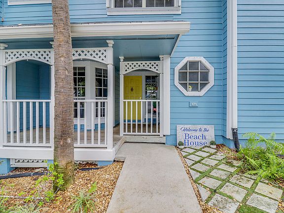 3rd image of 611 Ocean Dunes Circle