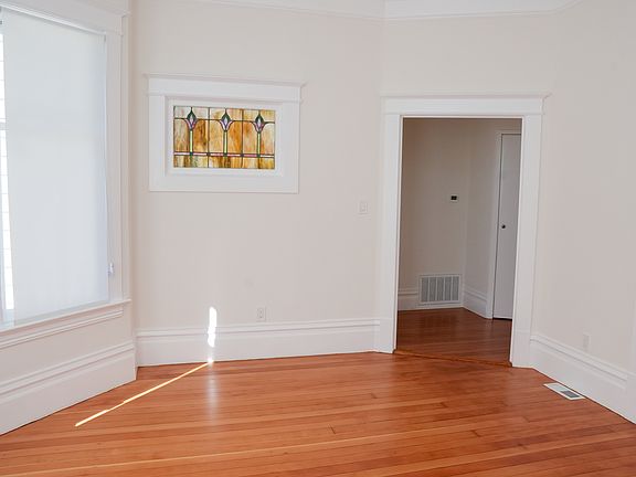 3rd image of 1152 Green St #1152