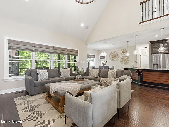 2nd image of 18712 Weymuth Ln