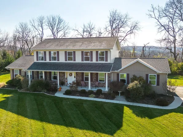 3490 Woodbyne Rd, Hellertown, PA 18055