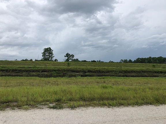 4th image of 713 Horse Club Ave