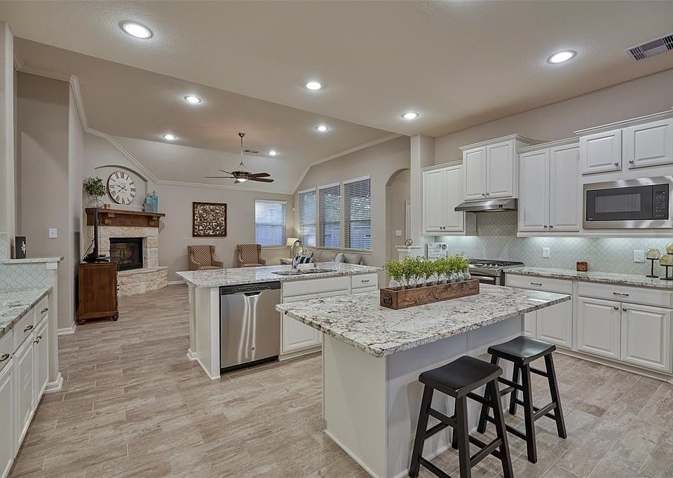 1st image of 341 Capriccio Ln