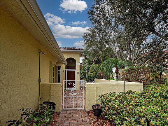 3rd image of 251 VISTA DEL LAGO WAY