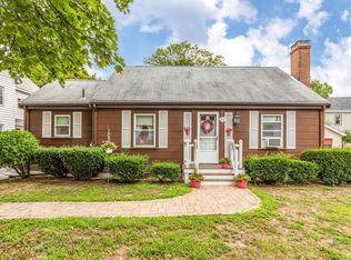 52 Elm St, Wakefield, MA 01880