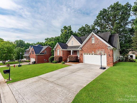 2nd image of 2721 Firethorn Ct