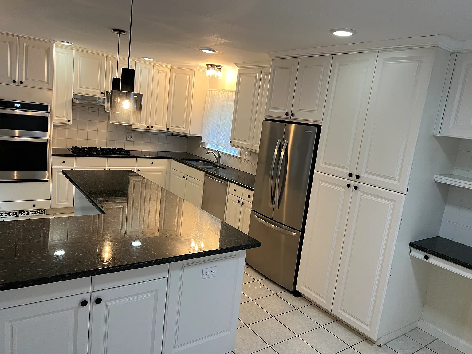 4 bed, 3100 sqft, $3,195 — Photo 3