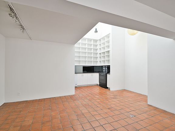 5th image of 443 Marine Pl