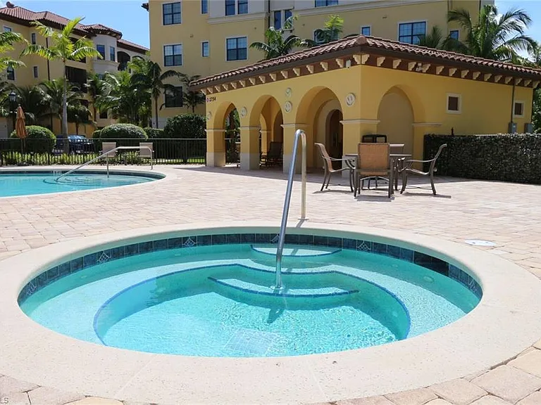 2868 Tiburon Blvd E #102 — Photo 32