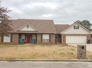 591 Channel Cir, Russellville, AR 72802