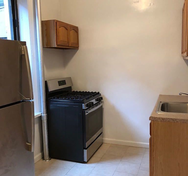1st image of 883 Franklin Ave APT 1A