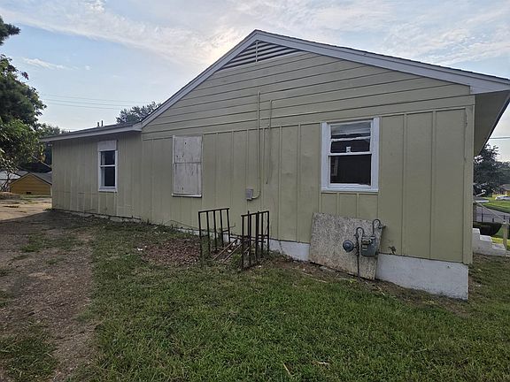 3rd image of 3542 Ashford Rd