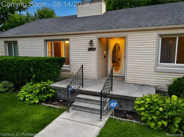 18407 Garfield, Redford, MI 48240