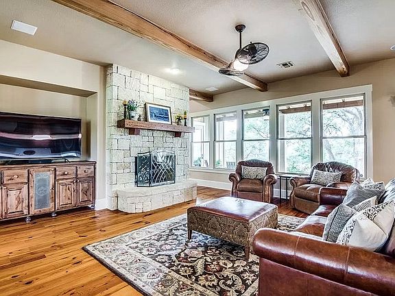 3rd image of 1207 Breeze Way
