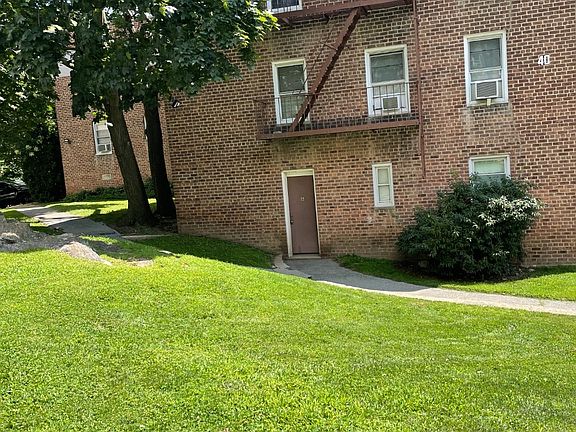 3rd image of 40 Davenport Ave APT 1C
