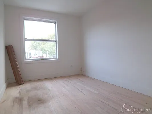 Rented by City Connections Realty | media 11