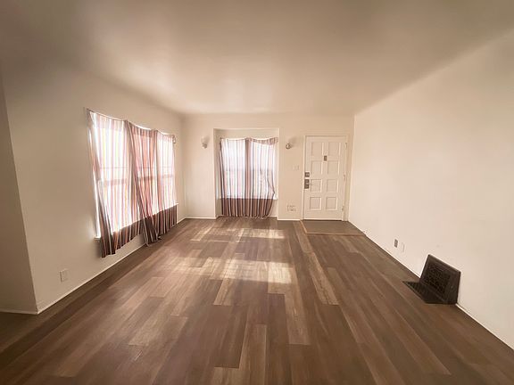 4th image of 3520 W 39th St