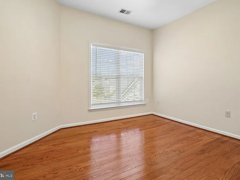 9059 Galvin Ln — Photo 29