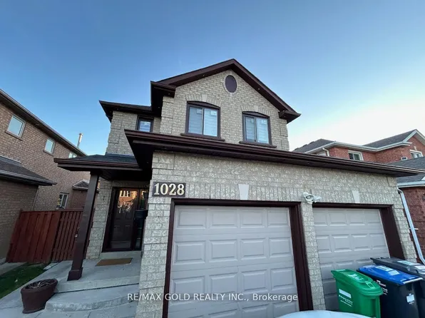 1028 Fernandez Dr #Basement, Mississauga, ON L5V 1W9