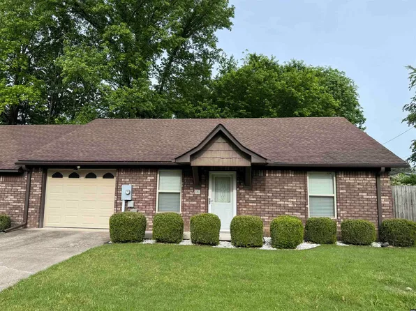 120 Ester Dr, Martin, TN 38237