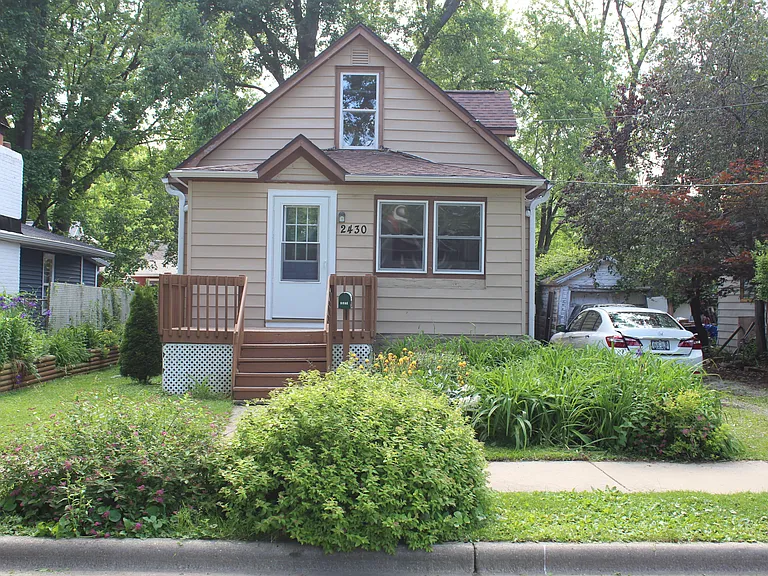 2430 Superior St — Photo 23