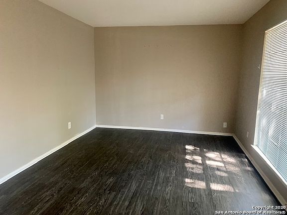 3rd image of 4939 Cambray Dr