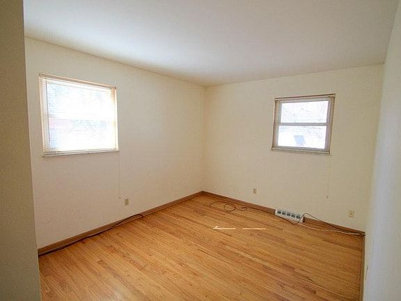 3rd image of 5759 Crawford Dr