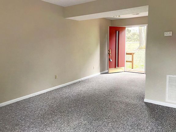 5th image of 700 Lake Point Dr APT 2