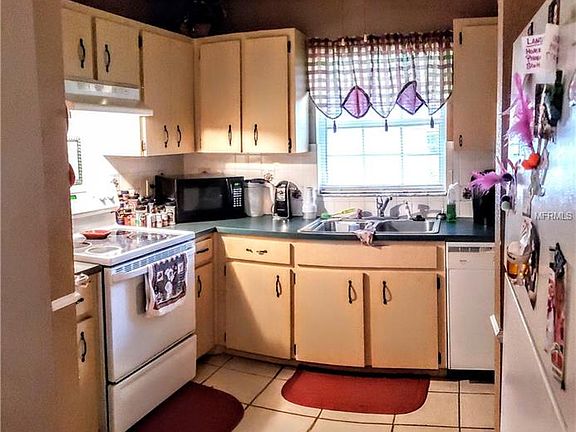 3rd image of 1016 Wildwood W