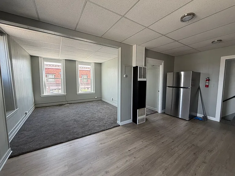 113 E Milwaukee St — Photo 24