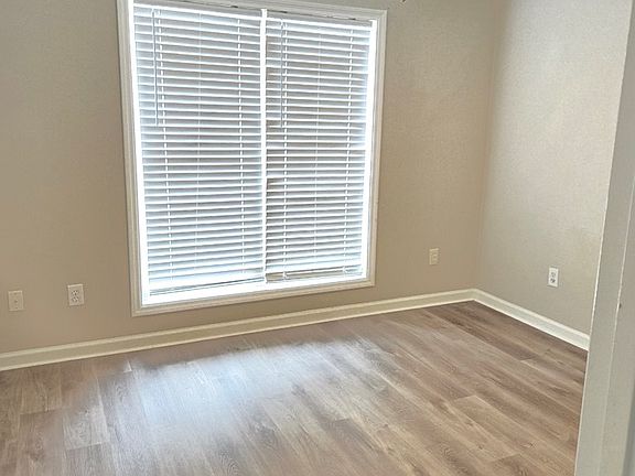 2nd image of 9 Lexington Cir