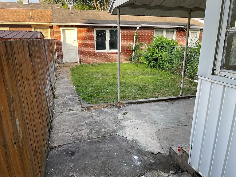 223 Raymond St #1 — Photo 9
