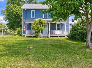 905 W Deck St, New Douglas, IL 62074