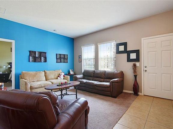 3rd image of 31900 Parkdale Dr