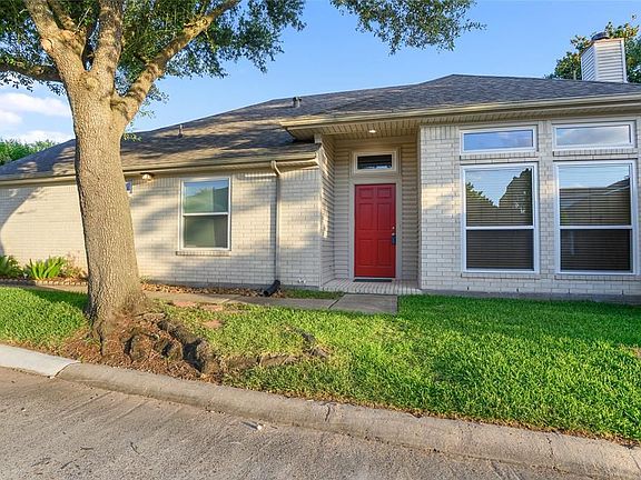 2nd image of 10335 Emerald Oaks Dr