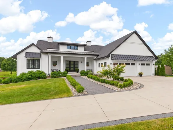 575 Budlong St, Adrian, MI 49221